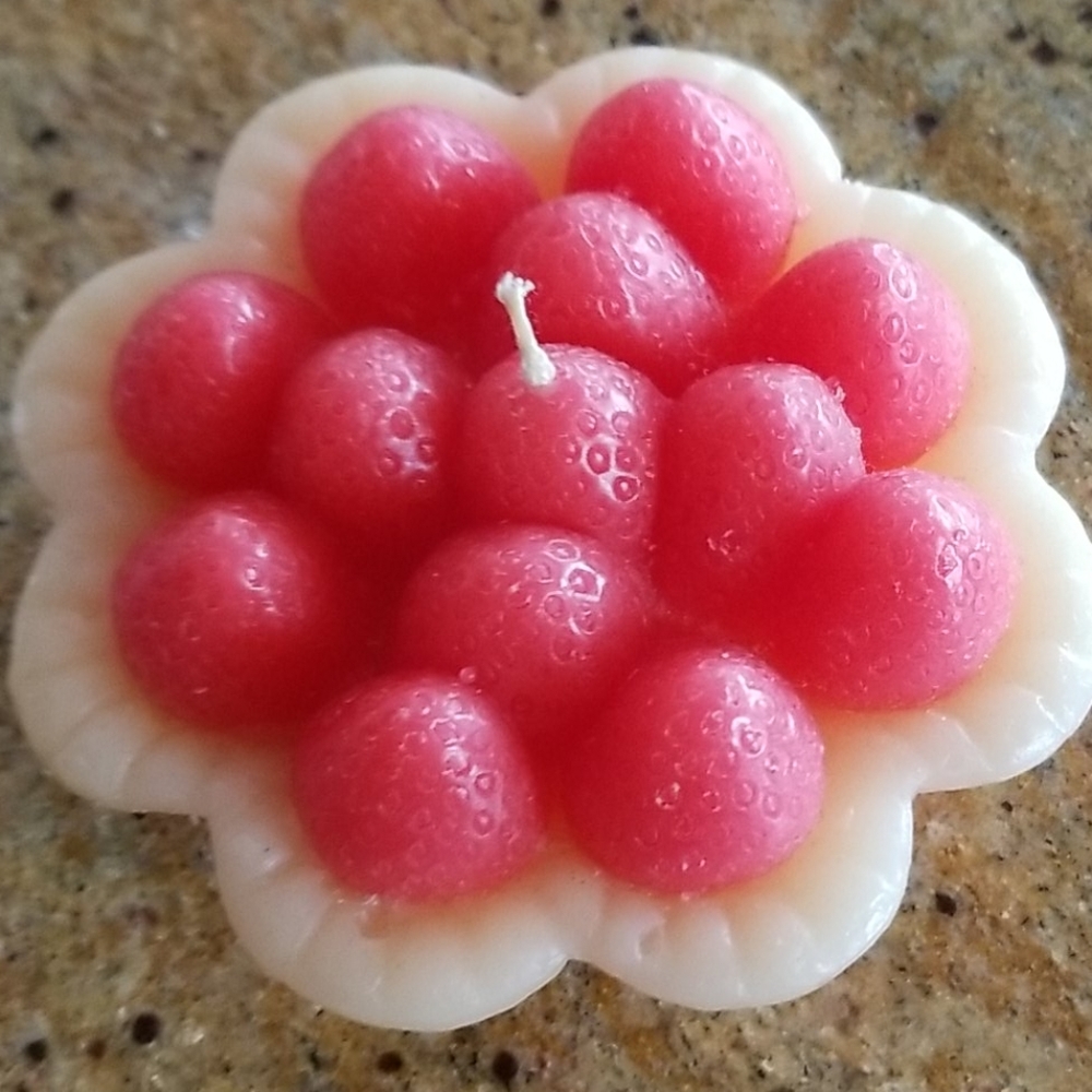 Strawberry & Blueberry Pie Candles & Glasses Set - Picture 12 of 14